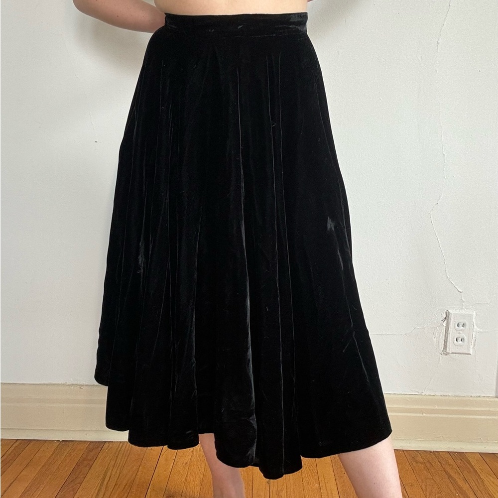 1950s Vintage Madalyn Miller Black Velvet Circle Skirt